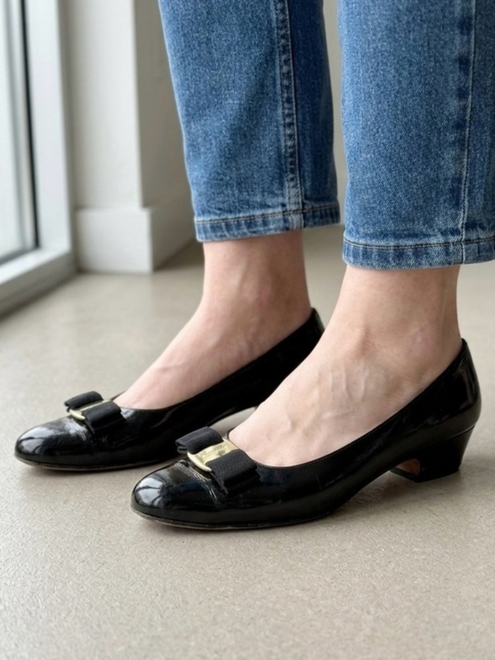 SALVATORE FERRAGAMO Vara Black Patent Leather Bow Pump AA Width